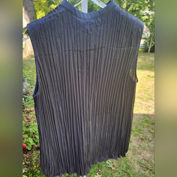 NWOT VINCE Dark Water Crushed Band Collar Sleeveless Blouse- Women's size Large - Picture 4 of 6